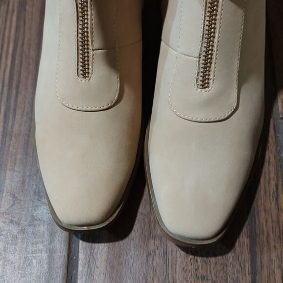 NIB 7 tan camel buckle belted bootie gold zipper block heel - Picture 3 of 6